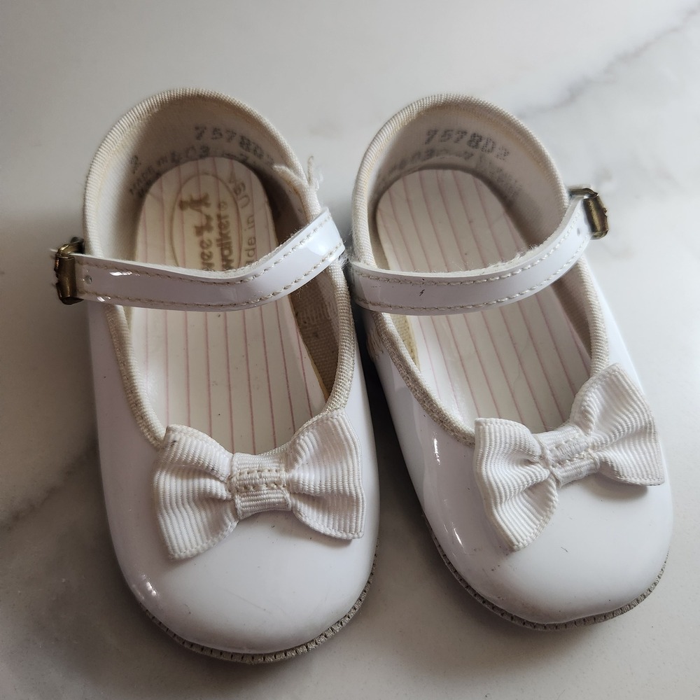 Vintage Wee Walker Baby Girl White Patent Mary Jane Bow Shoes Size 2 Made in USA